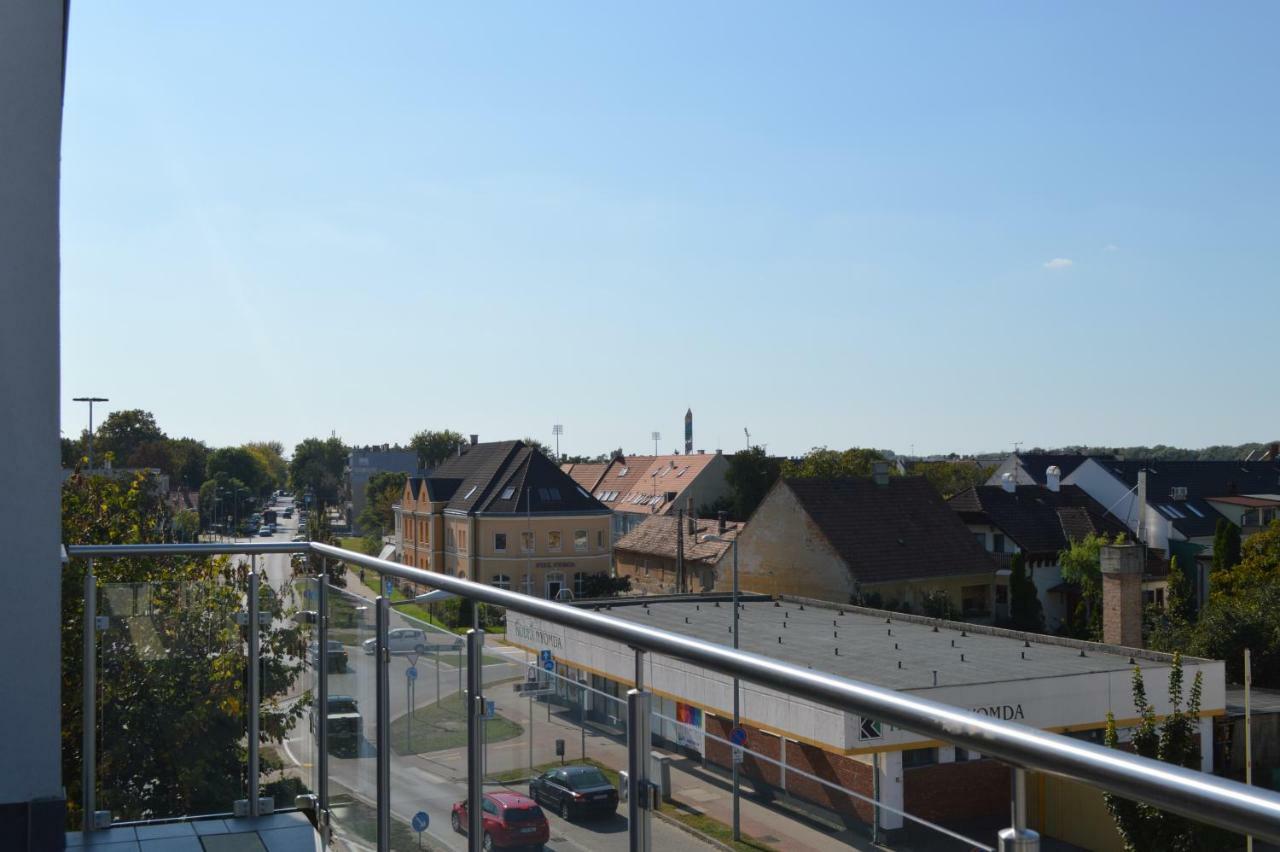 Penthouse Apartment Győr Extérieur photo